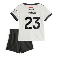 Camiseta Manchester United Luke Shaw #23 Tercera Equipación para niños 2024-25 manga corta (+ pantalones cortos)